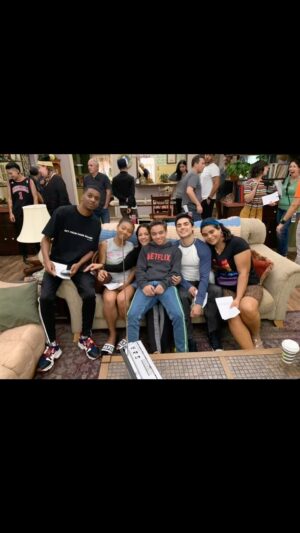 Paula Garcés Instagram - This #flashbackfriday is dedicated to my #onmyblock Family!!
Miss you 😘