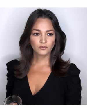 Paula Garcés Instagram - So happy to be auditioning again cheers everyone!
#selftape
#audition 
#actress