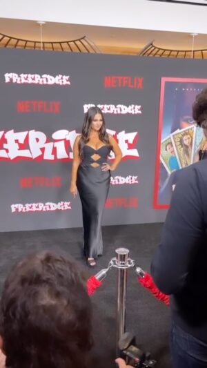 Paula Garcés Instagram - Last night was a dream come true for me! I was truly emotional the whole night @laurenidooner gave one of the best most heartfelt opening comments about her new show @freeridge it was all about legacy !
The legacy her father left behind one of kindness and respect!
The kind of legacy all #cast&crew of #onmyblock left behind to uplift new emerging talent on @freeridge 
I felt absolutely seen and heard & for the first time because of what she said about my directing in front of Netflix executives and everyone that attended to support this show it hit me, I am a director!
I want to give the biggest shout out hug and kisses & the biggest thank you to @laurenidooner @bstrdmonkey @jamieuyeshiro @eddiegohome @haftjeremy @netflix @freeridge @keylamonterrosomejia @bryanasalaz @ciararileywilson @tenzingtrainor @zaire__adams @michael_solomon @ericngutz @ericneilgutierrez @ikwuakor @ajuliomacias @realjvilla All of #netflixexecutives @buchwaldtalent @juliaxbuchwald @bradley.s.glenn 
I would love for all of you to tune in February 2 to @freeridge only @netflix 
Thank you to all of the actors who are so supportive and generous and so kind to me especially when directing keep on Shining everyone!
And like Lauren always says pass the baton whenever possible reach back uplift someone with kindness smile live love laugh because you never know life is short!
Love ❤️ you all thank you always for your love ❤️ & support and you the public and the fans you make this possible!❤️🙏😘
To my kids my family my friends los Amo con todo mi Alma y mi corazon gracias por creer en mi!