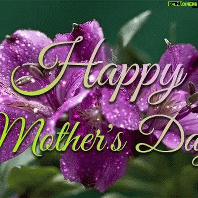 Paula Jai Parker - 3 Likes - Today’s the day we honor that age old adage…which came first, the chicken or the egg 💖🙏🏽😘 #HappyMothersDay to us all, for we’ve all been or done some mothering at some point & loved it! #KeepOnMotheringMe