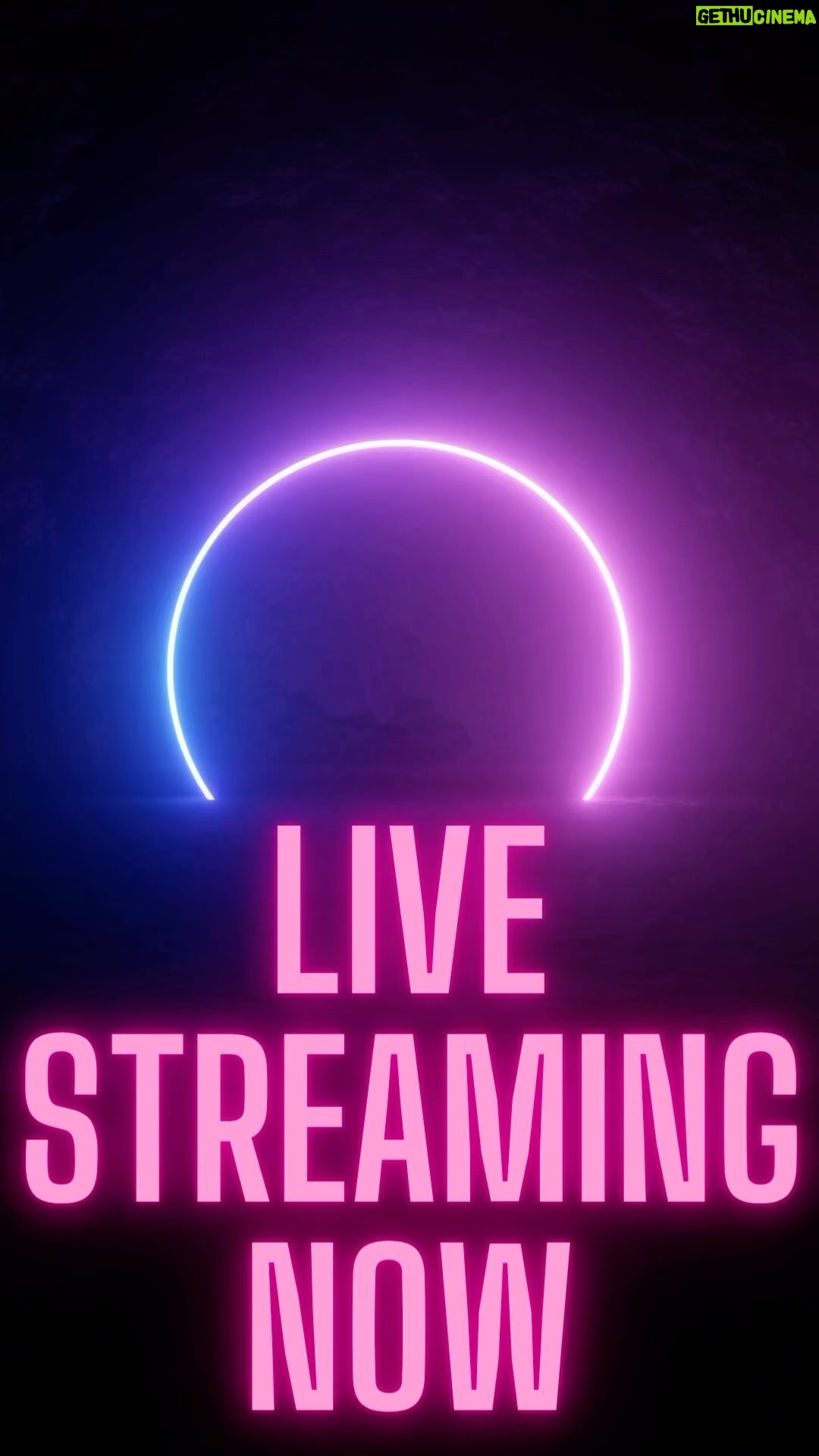 Paula Jai Parker - 108 Likes - https://www.twitch.tv/da_somnambulist