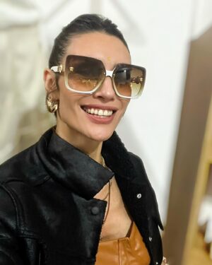 Paula Morales Instagram - Carretito ✨✨✨
1. Con Nino en el camarín ♥️
2. Engomada 🤎
3. Siempre 🍰 
4. 😎
5. En lo de @csciales tomando un cafecito y mientras tanto #emsculpt
6. Pudiendo respirar después de noticias tranquilizadoras 
7. Piecito para que no se vaya el ascensor 
8. Nuestros almuerzos 
9. Otra vez 🧁 
10. A pura risa antes de la función de Morón