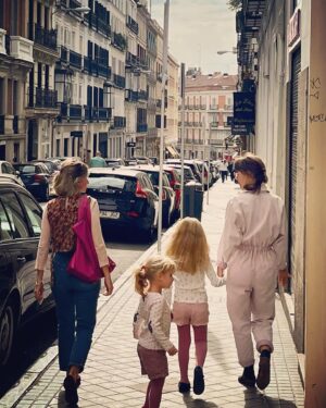 Paula Reca Instagram - Ellas 3 💕
@carlota_maschwitz