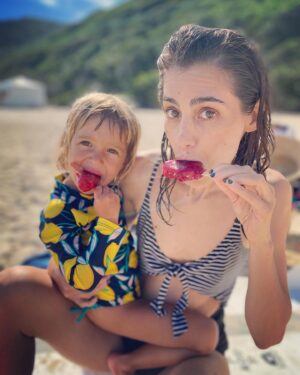 Paula Reca Instagram - Último día 🌊 con Pipa
Brasil 💖
#family #sobrina
