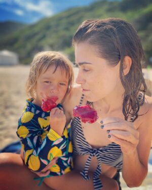 Paula Reca Instagram - Último día 🌊 con Pipa
Brasil 💖
#family #sobrina