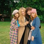 Paula Malia Instagram – Señoras, señores; aterrizamos en 4 días. 

2 de junio 3t Valeria en @netflixes 💥

📷 @ecstasyandwine
