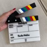 Paula Malia Instagram – Uff… por dónde empiezo… Esta semana hemos terminado el rodaje de la tercera temporada de Valeria. Ahora mismo estoy en un ave cargada con maletas y mil bolsas volviendo hacia mi casa. Me siento muy muy feliz (y muy melancólica también, no nos vamos a engañar). Ha sido un viaje precioso. Me llevo conmigo mil horas de risas, de bromas, de cantar a c.tangana en el camerino, de bailes y de familia. Gracias  @juanluchadorr por ser casa y por tener la paciencia de corregirme cada vez que conjugo mal el verbo “ir”. Gracias @didigmz @teresariott y @silmalopez . Os quiero amigas, aunque ya lo sabéis. Y gracias a todo el equipo por sostenernos y remar con nosotras. 
Viva Valeria.