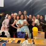 Paula Malia Instagram - “ Gairebé tothom ja dorm a Grover’s Corners. Hi ha uns pocs llums encesos: a baix a l’estació acaba de sortir el tren cap a Boston. I a la cavallerissa algú està despert fent-la petar. Sí, el cel s’està aclarint. Hi ha les estrelles fent els seus vells, vells viatges entrecreuats. Els investigadors encara no s’han posat del tot d’acord, però sembla que creuen que no hi ha éssers vius en els altres planetes d’allà dalt. Només pedra calcària… o foc. Només aquest s’està esforçant, esforçant-se contínuament per fer alguna cosa de si mateix i l’esforç és tan esgotador que cada setze hores tothom s’ajeu i descansa. Són les onze de la nit a Grover’s Corners. Que descanseu també. Bona nit. “ GRÀCIES @ferranutzet @monicamolinsduran @alberttriola Guillem Balart @meelocotoon @josepsobrevals @rosa_boladeras @lluis0liver @bielmontoro Oriol Genís, Rosa Renom, Xavi Ripoll, Carles Martínez, Mercè Pons, @jbcrafty @irocatti @bertarisa Guillem Rodriguez @iglesiasreixachjosep @carlespedragosatorres @marta_gorchs @llatzergarcia @guigelabert @_nene_fernandez_ Anna Madaula @teatrelliure He sigut molt molt molt feliç i la resaca emocional d’aquests dies promet ser èpica. M’emporto un trosset de l’Emily i de tot Grover’s Corners ben a propet del cor .