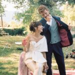 Paula Malia Instagram – Siempre hablo de ellas per todo el mundo sabe que sin esta personita Carmen no existiría. @juanluchadorr 🤘🏻💍

#valeria 
@netflixes