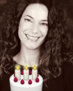 Paula Neves Instagram - Hoje calhou-me a mim, 46 primaveras :)) 🎂 Será dia de sol? Dia de lareira? Uhuu o suspense! #BirthdayGirl 🍾
