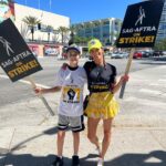 Paula Patton Instagram - At this moment, it’s important to teach our children that sometimes you need to sacrifice to make a change and stand up for what’s right! Corporate greed is immoral and not something we should accept passively. That is why unions are so crucial to maintaining humanity in society. ❤️ #strike #hollywoodstrike #unionstrong #SAGAFTRAstrong #WGAstrong