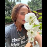 Paula Patton Instagram - Happy 40th Anniversary Children’s Miracle Network Hospitals! Celebrating all the incredible work you do and these beautiful & courageous young souls!👏🏽💫💐✨🌈🪷💛 #ChangeKidsHealth #ChangeTheFuture