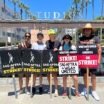 Paula Patton Instagram - At this moment, it’s important to teach our children that sometimes you need to sacrifice to make a change and stand up for what’s right! Corporate greed is immoral and not something we should accept passively. That is why unions are so crucial to maintaining humanity in society. ❤️ #strike #hollywoodstrike #unionstrong #SAGAFTRAstrong #WGAstrong