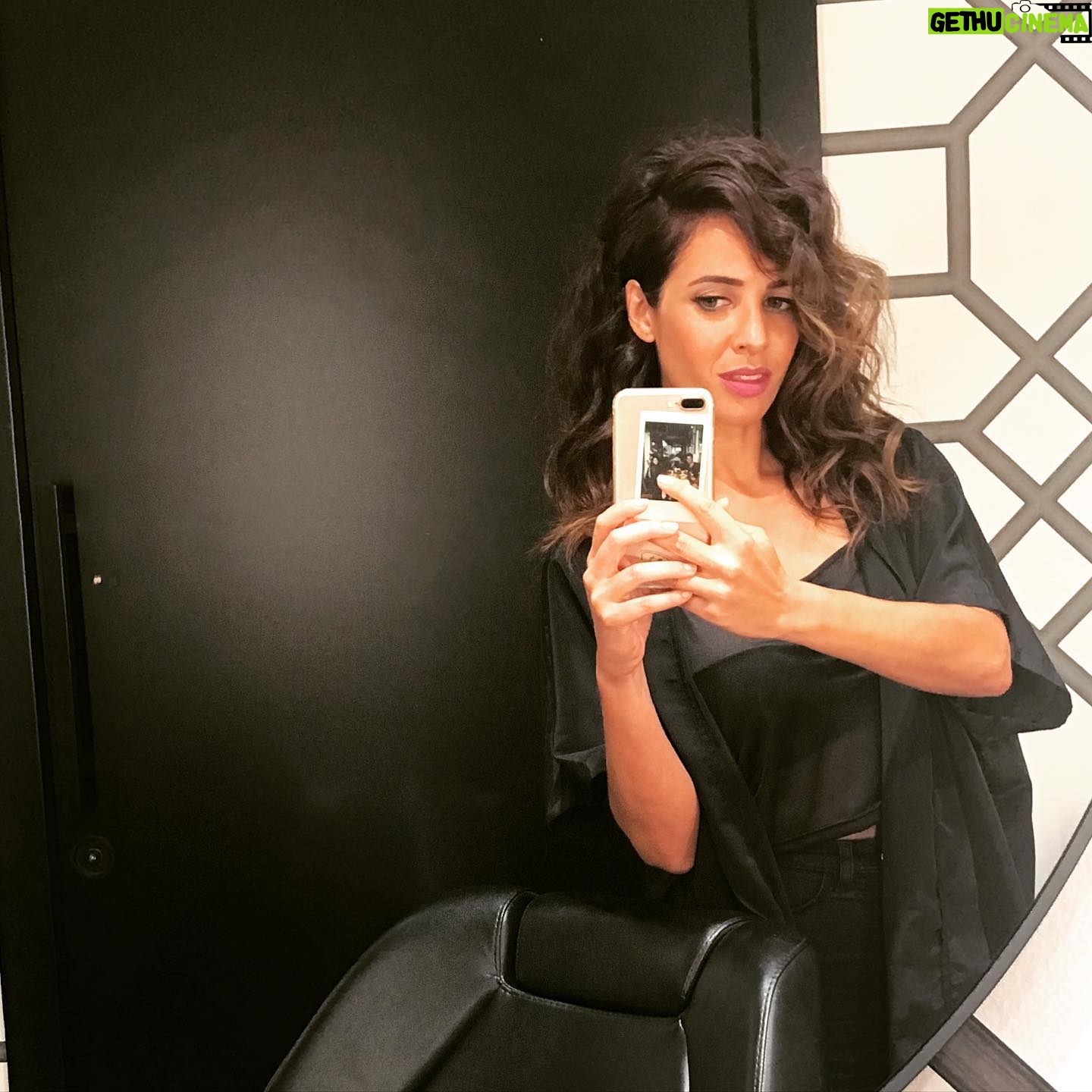 Paula Prendes - 5.1K Likes - Llega un momento en la vida en que a una le apetece cambiar de estilo! 💇🏻♀️Y mira que yo soy conservadora (solo en ese sentido, claro 🙄)Pero si confías en las mejores…no hay fallo @thebeautyconcept @paz_torralba
Que encima ahora han abierto una peluquería, por si tuvieran poco…#thebeautyconcepthair