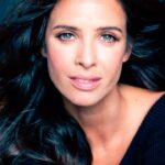 Paula Prendes Instagram - Mi Prima que no lo es, mi amiga, mi compañera de viaje, mi poetisa, mi @marywallsdefoto. Presenta este miércoles en @maravillasclub su segundo libro de poesía, este en solitario, Son Tormentas…sé de la calidad de su verso, de la veracidad de su tinta, de lo profundo de sus grietas…Y por eso y por más quiero que vengáis a vernos, a escucharnos, a sentirnos, a sentiros…Y hablo en plural porque yo tengo el honor de darle paso, de presentarla a ella y a sus tormentas. Nos acompaña a modo de hilo conductor @elchelistaoficial, poniendo la banda sonora a nuestra tarde. Venirse! Este Miércoles 18 a las 20.00 de la tarde❤️ @balaperdidaed