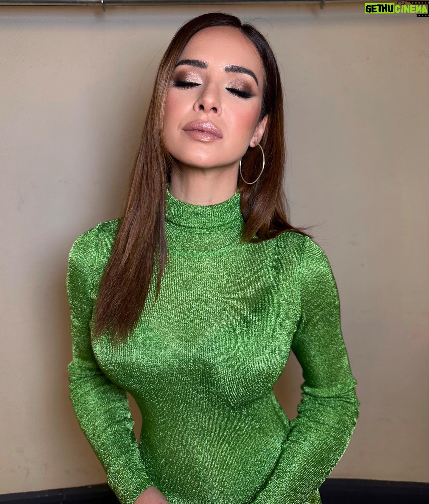 Paula Prendes - 6.5K Likes - Presentar los #premiostelvabelleza2023 en el #teatroreal. Un lujo, un capricho…trabajo, bendito trabajo!❤️@telva
👗@adrianaiglesias_official 👠@jimmychoo
Maqui y pelu @miguelbling @lancomeoficial @beautyexperiencelancome #makeuplook
@lorealpro #steampod #hairstyle