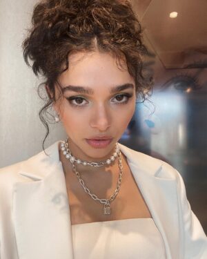 Paulina Chávez Instagram - @fatenetflix press day💋

styling: @branden.ruiz 
makeup: @kim.kiefer 
hair: @emmasmallhairandmakeup 

👁👄👁??? hehee