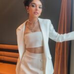 Paulina Chávez Instagram - @fatenetflix press day💋 styling: @branden.ruiz makeup: @kim.kiefer hair: @emmasmallhairandmakeup 👁👄👁??? hehee