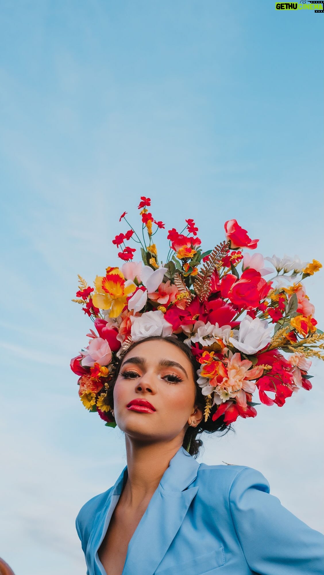 Paulina Chávez Instagram - 🌺🌸🌼🌹🌷 behind the scenes with @paulinafchavez and the horse that loves flowers 📸 @janacantua featuring @paulinafchavez makeup @livbeautified set design @vicky.nonnon hair @dmadivo headpiece @kayleelovesflowers video @josephdvilla Special thanks to @patriciafchavez 🌻