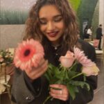 Paulina Chávez Instagram - fragrant stains of roses the need of useless posses