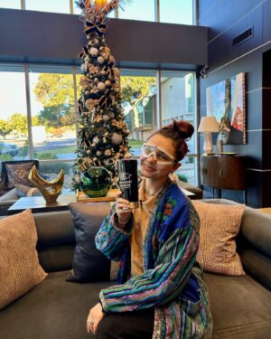 Paulina Chávez Instagram - I GOT LASIK & NOW I HAVE 20/20 VISION 

i’ve been wearing glasses for 15 years & contacts for 10, never thought I’d get lasik because I was scared of everything & anything going near my eye. @parkhurstnuvision made it such an easy & comfortable experience, I was jamming out to Hamilton the whole 10 mins of the procedure hehee

thank you to everyone at Parkhurst Nuvision, I’m beyond happy with my new eyes <33 
•
•
•
#parkhurstnuvision #lasiksa
