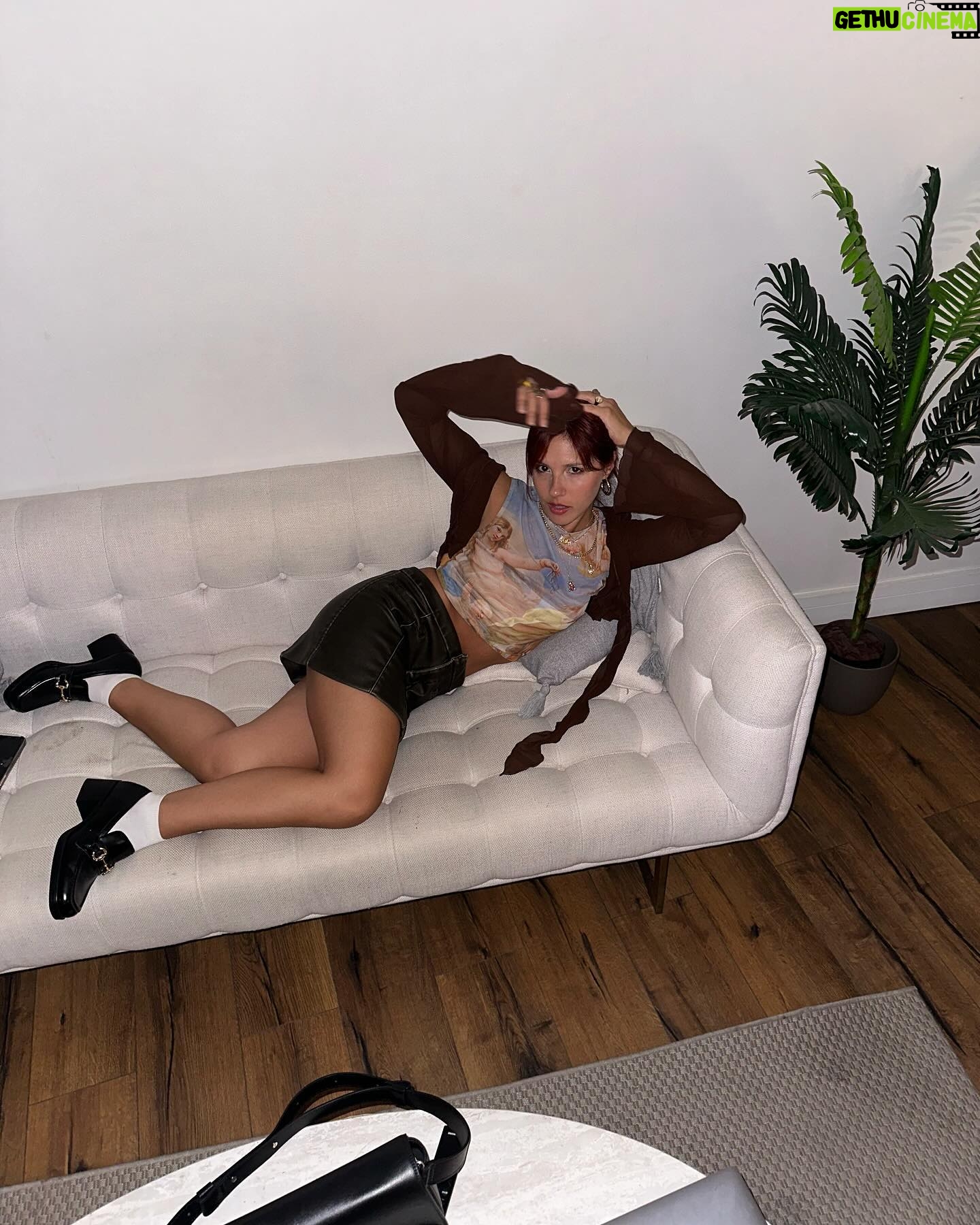 Paulina Vetrano Instagram - De vuelta por acá…