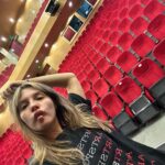 Paulina Vetrano Instagram – Yo creo que la última foto se lleva todo el amor del carrete 🥹