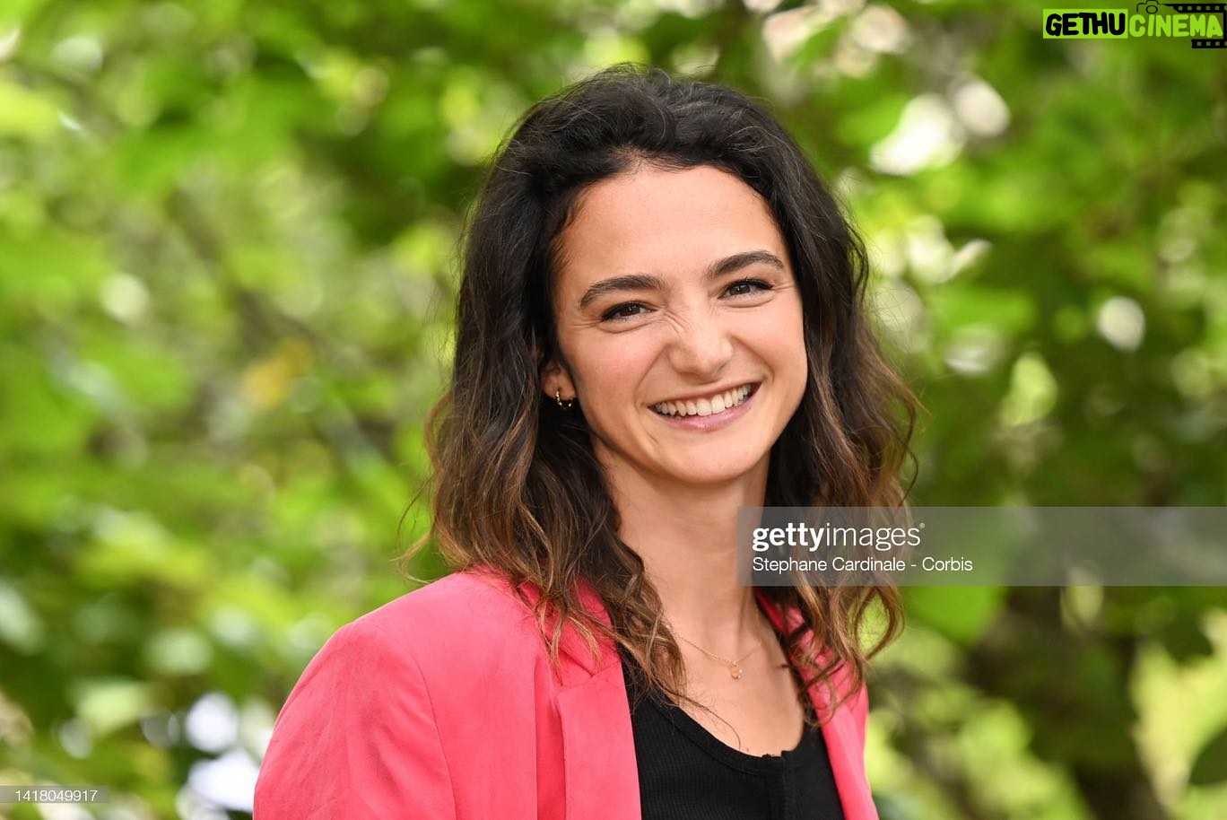 Pauline Bression Instagram - Quel bonheur de découvrir le film Une Histoire d’Amour au @ffangouleme 🙏🥰 Merciiii pour cet accueil si incroyable, chaleureux, avec @alexismichalik @juliettedelacroix_ @maricasoyer @leontine_doncieu @fulldawafilms @acme_prod et @le_pacte_officiel on était aux anges 🥰 Sortie en salle en France début 2023