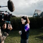 Pauline Bression Instagram – Il y a une semaine déjà c’était la fin du tournage de « Lame de Fond » réalisé par @brunogarcia.p, fin de jeu pour ma « Elise Vignon ».

Merci @rebeccavaughancosqueric pour la capture de ces moments ! 
Très chaleureusement entourée 💕

Et je vous tiendrai au courant dès qu’on en saura plus sur la date de diffusion biensur 😉

#lamedefond #dinard #ryoanproduction #france3 #tournage