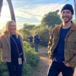 Pauline Bression Instagram - En retrouvant ces photos, je me souviens comme les conditions de tournage étaient compliquées 🤩 Le décor, l’ambiance entre nous tous…un enfer ! « Meurtre aux îles de Lerins » samedi 1er juin sur @france3