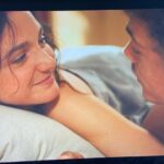 Pauline Bression Instagram – Clap de fin 🎬

Alors on va finir là dessus, sur ces retrouvailles ♥️
C’est le cœur hyper serré que je vous annonce que vendredi était ma dernière diffusion dans @pblvofficiel , j’ai envie de partager mille souvenirs avec vous, mais il manquera toujours des gens qui ont tant comptés dans cette aventure incroyable de 7 ans et demi. 
✨ Emma & Baptiste ✨
Je suis arrivée en décembre 2014 pour que ce couple se forme et la série s’arrête en 2022 avec toujours ce couple (malgré les grands bas et les hauts 😂♥️). 
Qu’une seule chose à dire, à mes partenaires, à mes collègues d’amour qui sont derrière l’écran (et y en a tant, à tous les postes!!) à la prod et la chaîne qui m’ont fait confiance : MERCI 

MERCI tant tant tant tant et tant 🙏
Plus de 7 ans de tournage avec vous ♥️