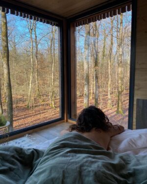 Pauline Bression Instagram - Forêt merveilleuse pour un moment acidulé 🍃🍬au @loirevalleylodges 💕

#weekend #decouverte #pleinenature #merveille