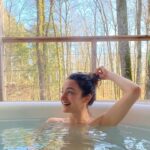 Pauline Bression Instagram - Forêt merveilleuse pour un moment acidulé 🍃🍬au @loirevalleylodges 💕 #weekend #decouverte #pleinenature #merveille