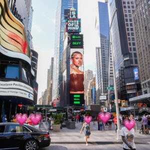 Pavida Moriggi Instagram - Made it to be Thailand’s EQUAL Ambassador of the Month 😭✨ and my face is in New York’s Times Square! Such an honor to be part of Equal Campaign where everyone is equal and has the opportunity to represent themselves as who they are. My name is SILVY, I’m from Thailand. Big. Queer. And Proud. Love, and big thanks to my team and @spotifyth @spotify @spotifyasia 💓
Also check out the “equal playlists” where u can listen to women from all over the world<3
มาไกลมากเลยวันนี้ ดีใจจัง
