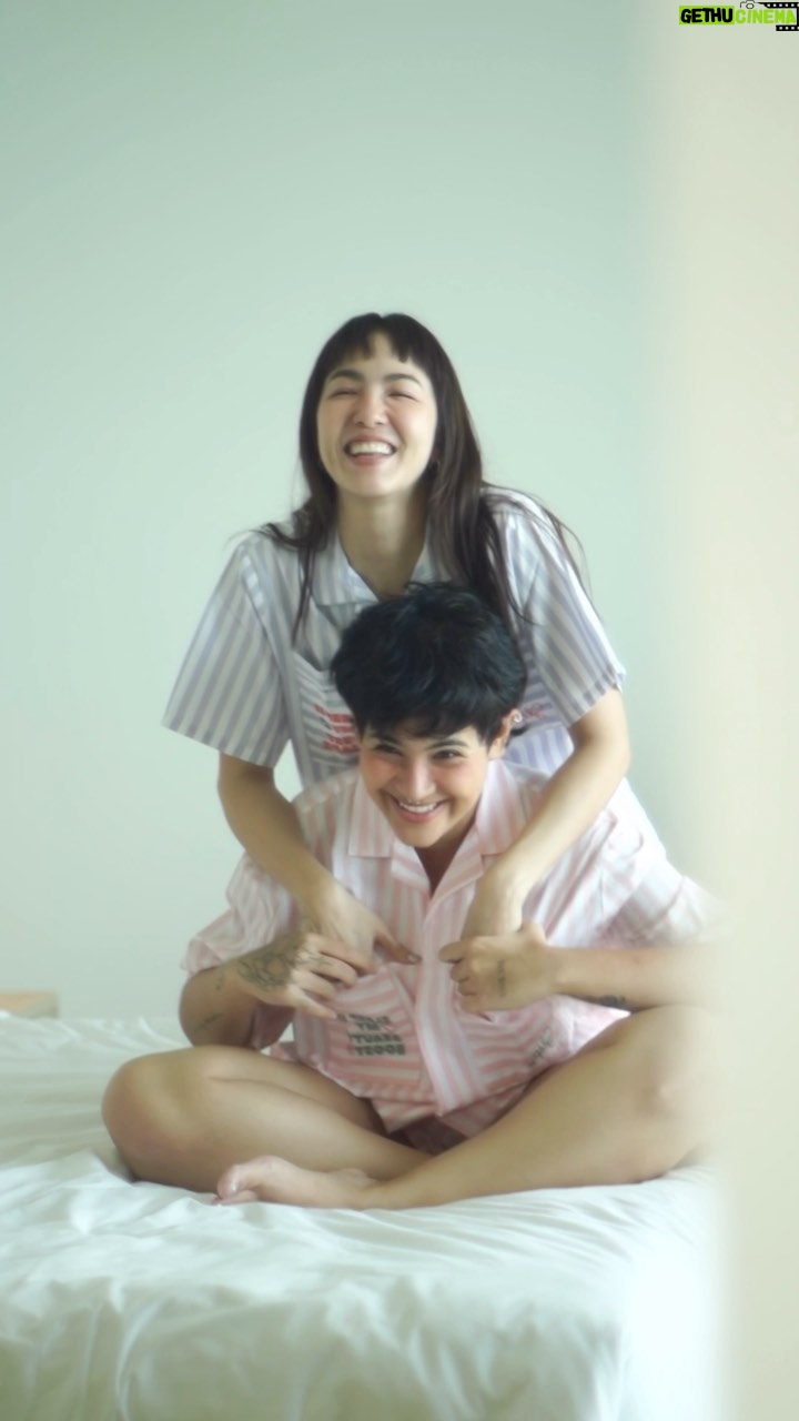 Pavida Moriggi Instagram - เล่นกันฉองคน👯♀️ You&me against the world with our cute pajamas @sliptosleep 🌈🌈🌈