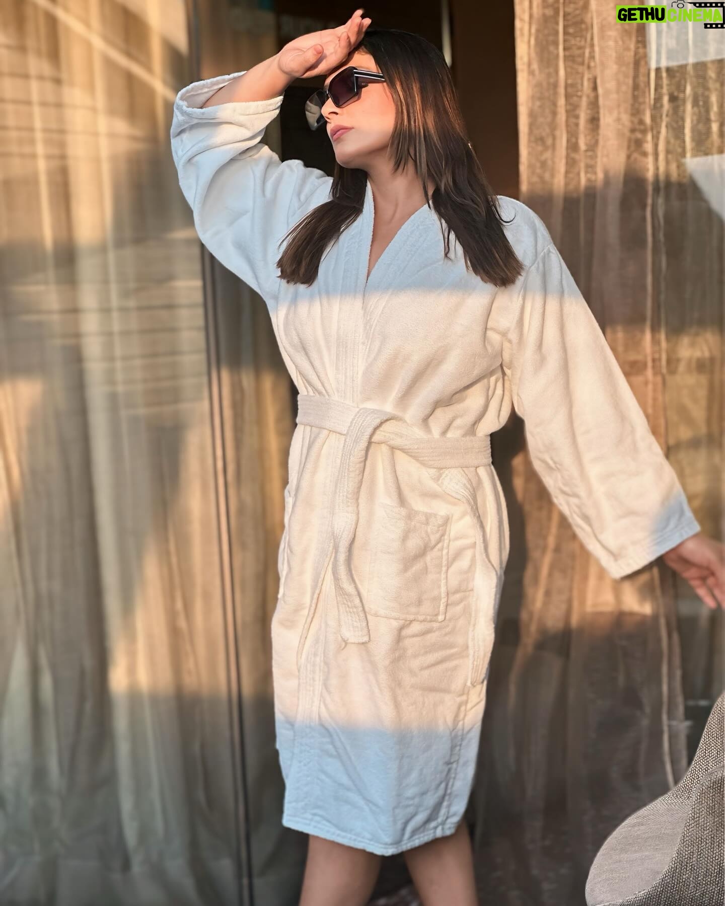 Payas Pandit Instagram - The perfect companion for lazy mornings😀Stay classy, stay cozy in a robe @payaspandit__ #payaspandit #payaspandit❤️❤️