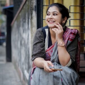 Payel De Instagram - Shyam Ghar Aaye 🙈

📷 : @argha_giri 
🔗 : @rudrakshprnads 

#photooftheday #photoshoot #traditional #sareefashion #smile #happyface #explorepage #kolkata #explore_calcutta #foryou #foryoupage #followformore