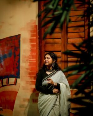 Payel De Instagram - Simplicity 🤍❤️

📷 - @argha_giri 
🔗 - @rudrakshprnads 

#photooftheday #photoshoot #portraits #portrait_mood #explorepage #explore_calcutta #foryou #actorslife #follow #kolkataphotography #instadaily #instagram