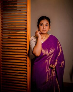 Payel De Instagram - Saraswati Puja 🦢💜🙏

Photography : @argha_giri
Make Up : Yours Truly 
Hair : @payel.ganguly.589 
Saree : @uttariyaofficial 
Blouse : @dhara_boutique28 
Jewelleries : @treasuretrunk_theartstudio 
Stylist : @debjanighoshofficial 
Managed by : @rudrakshprnads 

#photooftheday #portraits #saraswatipuja #saraswatipuja2024 #explorepage #foryou #sareefashion #sareelover #instafashion #instadaily #instagram #follow