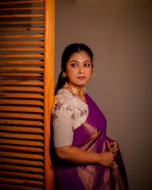 Payel De Instagram - Saraswati Puja 🦢💜🙏

Photography : @argha_giri
Make Up : Yours Truly 
Hair : @payel.ganguly.589 
Saree : @uttariyaofficial 
Blouse : @dhara_boutique28 
Jewelleries : @treasuretrunk_theartstudio 
Stylist : @debjanighoshofficial 
Managed by : @rudrakshprnads 

#photooftheday #portraits #saraswatipuja #saraswatipuja2024 #explorepage #foryou #sareefashion #sareelover #instafashion #instadaily #instagram #follow