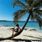 Paz Vega Instagram - No lo pude evitar.. 😁🌴😂 #posandoqueesgerundio