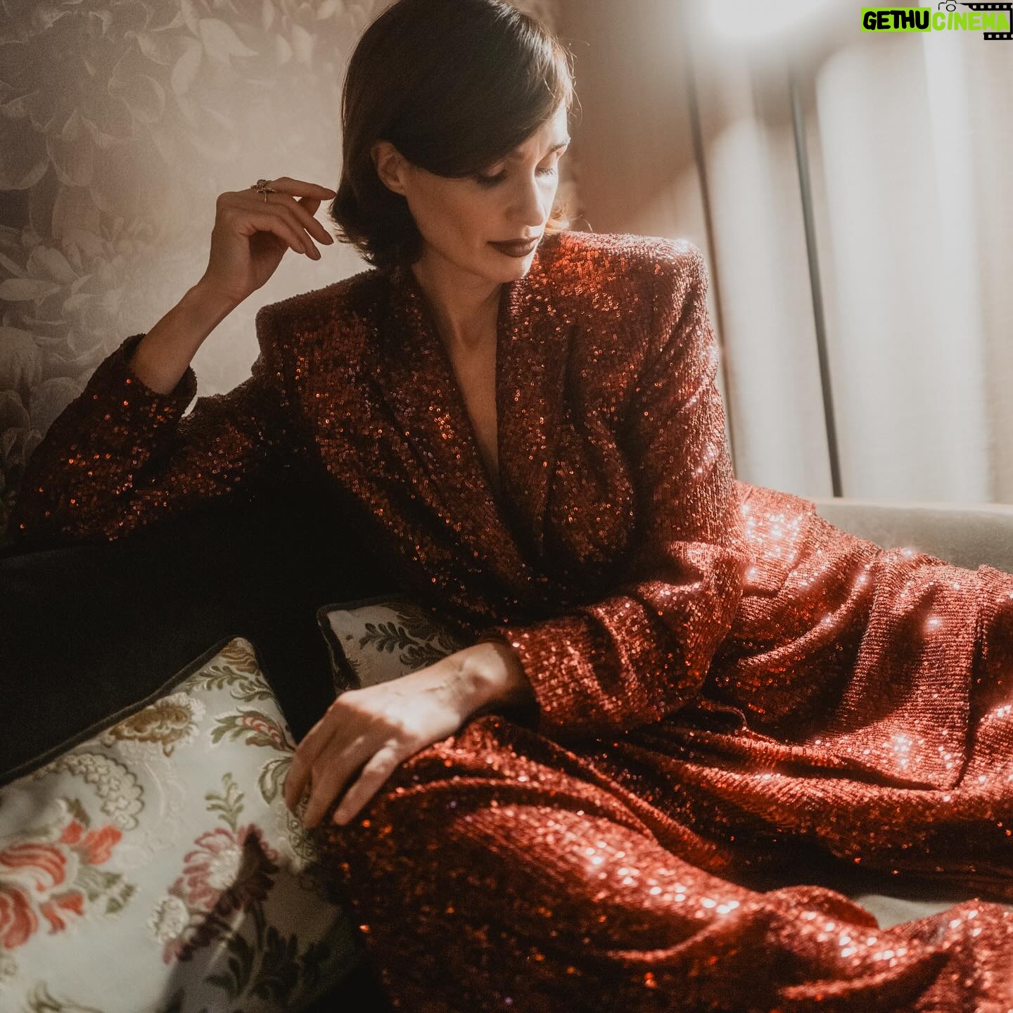 Paz Vega Instagram - ♥️ Una noche donde la pasión brilló más que nunca ✨💫 Thx @pedrodelhierro_official ♥️moda española @latingrammys ⚡️ . . . Red carpet 📸 Cortesía de La Academia Latina de la Grabación®️ Pic @victorlafuentephoto @carmendejuan 💋@stellopino 💫