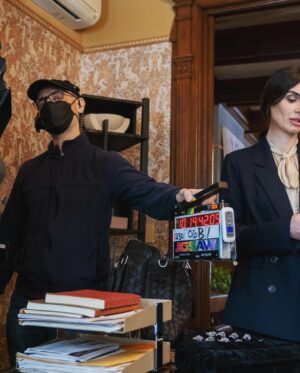 Paz Vega Instagram - Some #bts photos from filming 
KALEIDOSCOPE 💎
#nyc 
@netflix 

Ya la vieron?? 

@thegiancarloesposito 
@jaicourtney @rosaline.elbay 
@jordypizza #PeterMarkKendall
@ericgarciathewriter
