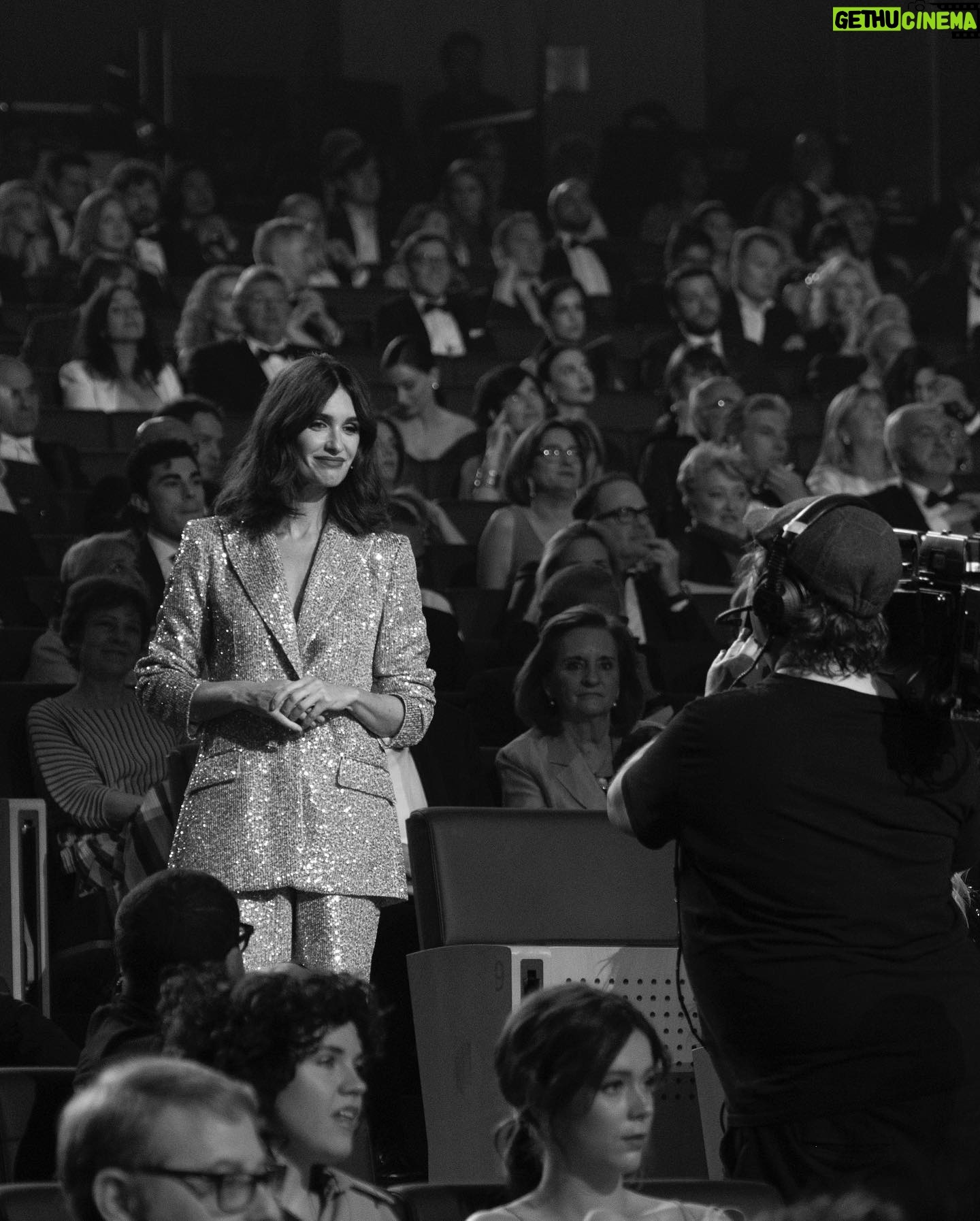 Paz Vega Instagram - Una noche para el recuerdo llena de emoción, música, compañeros y lo mejor de la industria cinematográfica Iberoamericana. Gracias @premiosplatino por permitirme ser parte de esta X edición y enhorabuena a todos los ganadores!