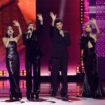 Paz Vega Instagram - ¡Qué fortuna la mía compartir este sueño con @dannapaola ♥️, @roselyn_sanchez ♥️, @sebastianyatra ♥️ ¡Los adoro! ♥️⚡️♥️ @latingrammys @davidbisbal #Sevilla Joyas de @joyeriasuarez Vestido @michaelcostello