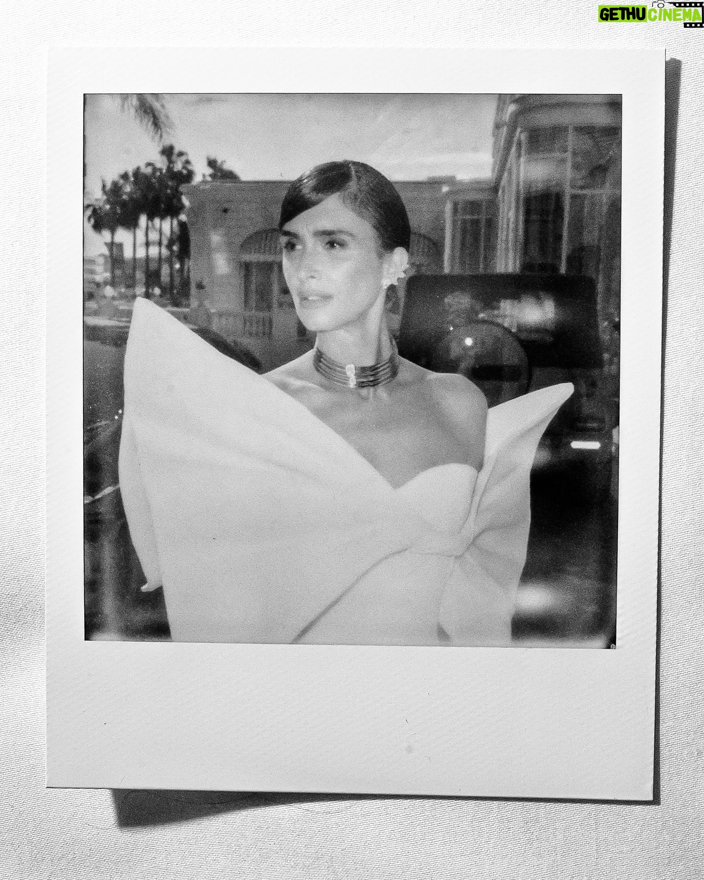 Paz Vega Instagram - Soulmate #cannesfilmfestival2024 . . @enekoingunza 📸