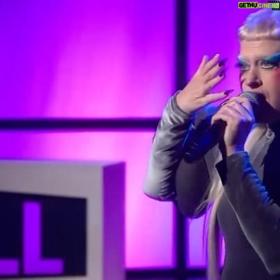 Peaches - 4.2K Likes - One year ago today! Loved tearing it up at Full Frontal with Samantha Bee @iamsambee š„Æ
Costume art direction & hair: @charlielemindu
Costume by @pp_nyc
Makeup: @lastlooksrocky
Nails: @puteanails @lalimerence
#fullfrontalsambee #FFSB #samanthabee #teachesofpeaches #fuckthepainaway #peachesnisker #onthisday #oneyearago