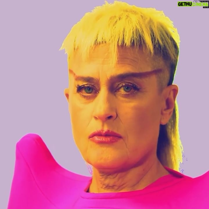 Peaches - 10.5K Likes - From @rickowensonline
PEACHES IS A QUEER PIONEER COMMEMORATING 20 YEARS SINCE HER āTHE TEACHES OF PEACHESā ALBUM DEBUT. THE GRAPHIC SEXUALITY IN HER INTELLIGENT LYRICS OVER TIGHT BRUTAL ELECTRONIC BEATS HELPED MAKE A GENERATION OF FEMINIST WOMEN SINGERS REVEL IN AS MUCH SEXUAL CONTROL AS HAD BEEN TRADITIONALLY HELD BY THEIR MALE MUSICAL COUNTERPARTS. SHE IS AN ESSENTIAL COUNTERBALANCE TO THE HOMOPHOBIC MISOGYNISTIC ENERGY THAT IS STILL UNFORTUNATELY A FACT OF LIFE. HER SCRAPPY RESISTANCE AND FEROCITY IS IN THE TRADITION OF THE RAMONES WHO REPRESENT THE SPIRIT OF CONVERSE THE MOST TO ME.
NEW TURBODRK HI AVAILABLE ONLINE NOW
#RICKOWENS #RICKOWENSONLINE #CONVERSEXDRKSHDW #PEACHESNISKER #TEACHESOFPEACHES
MUSIC BY PEACHES