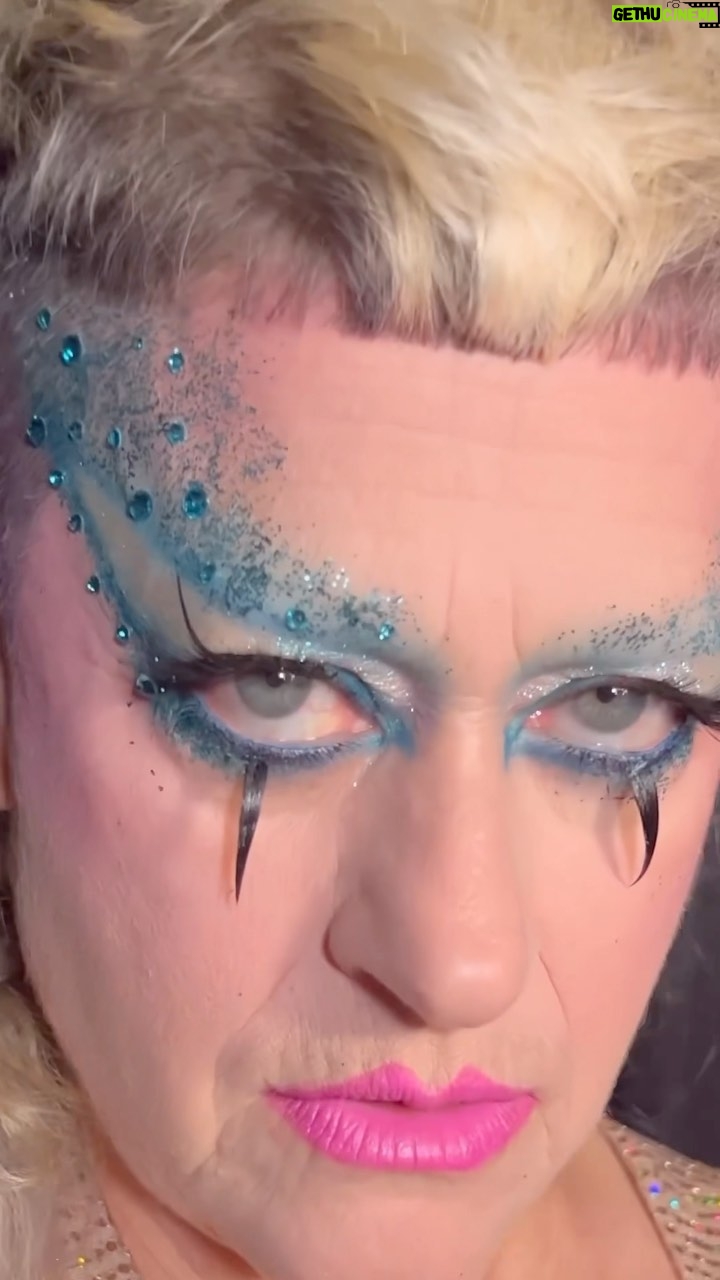 Peaches - 16.5K Likes - Mood āØ
Repost @_sammysingleton_ bedazzled the icon @peachesnisker for @queerpridefestival š„
Glitter is @lemonhead.la in Private School