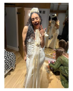 Pearl Mackie Instagram - Get you some friends like mine. Friends that love you hard. Friends that roll out the red carpet for you and take the piss out of you in equal measure. Friends that know you, know all the ins and outs of your crazy brain and STILL celebrate you. Friends who plan every second of your hen do down to a tee! Friends who move your hen do because you get a last minute a job and are happy for you. Friends who plan a journey to a rave reminiscent of telepathy 2003, Dj for you on quiche dishes and silver foil, dress up like bouncers and frisk you and make you a fake ID to get in! Friends that look you in the eye and don’t break character. Friends that cook you hungover brunch and cuddle you on country walks and in pubs and that love and support you marrying the woman of your dreams with all their hearts. Get you friends like mine whom you love with every fibre of your being. Friends who make you who you are, and who celebrate you as you celebrate them. And if you’re lucky enough to have them, love them up hard and tell them how special they are and how much  you value them in your life. 
@gillianviews @katestirz @livia_lucy @shvornemarks @remmiemilner @aliratahi @dorothysang @gemmaclawrence_ @jess.guise @wingfieldemma @daisydorismay @marbag I love you all to the ends of the earth. En route to the wedding and I’ve finally recovered from the best weekend of my life, ready for THE BLOODY WEDDING. @kmchhkr Let’s. Do. This. 💍 💒 💦 ❤️ 👰🏽‍♀️👰🏽💋😬🥰💅🏾🥳🥂🍾